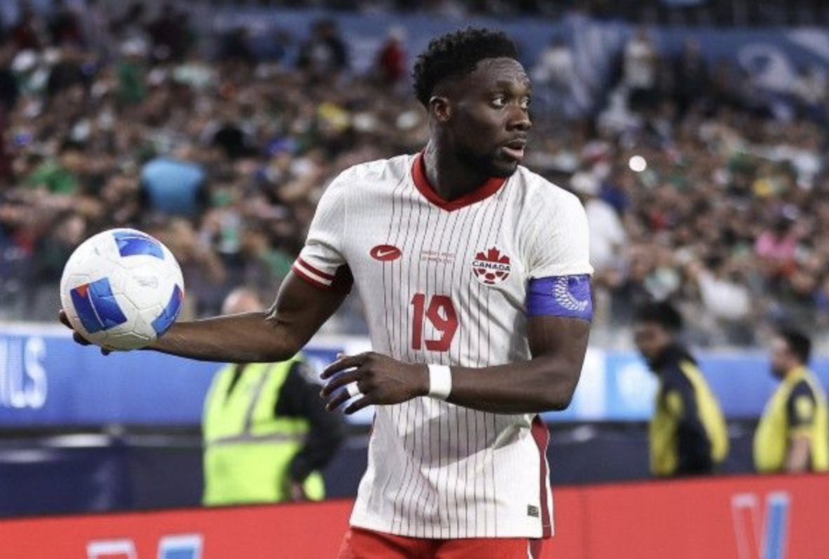 Cầu Thủ Alphonso Davies – Máy Chạy Máu Lửa Đốt Cháy Mọi Hàng Phòng Ngự